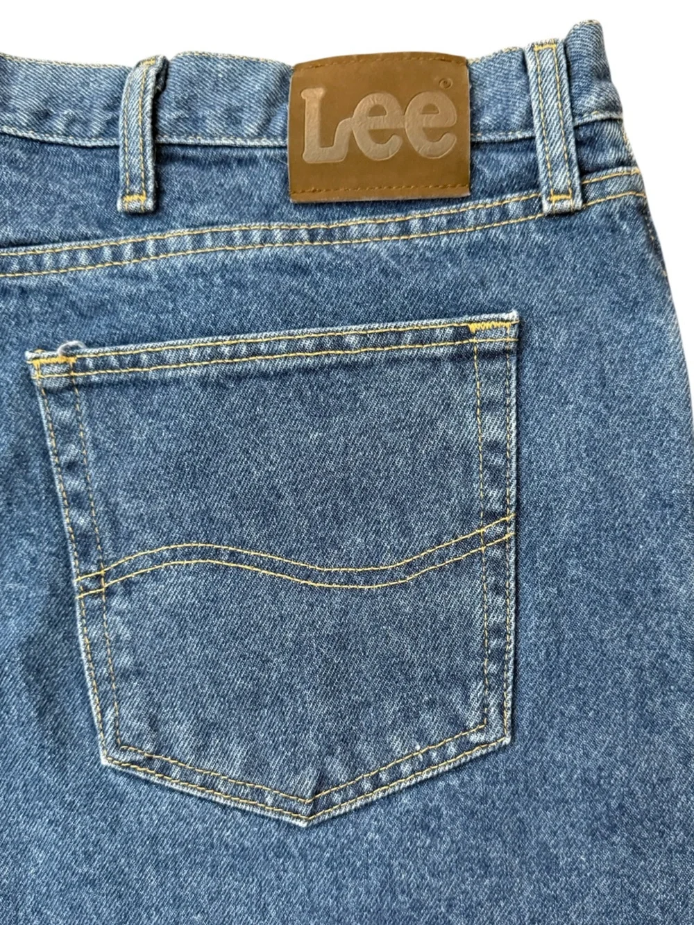 Lee Regular Fit Jeans Mens 42x36 Fits 40x36 Medium Wash Straight Leg 100% Cotton